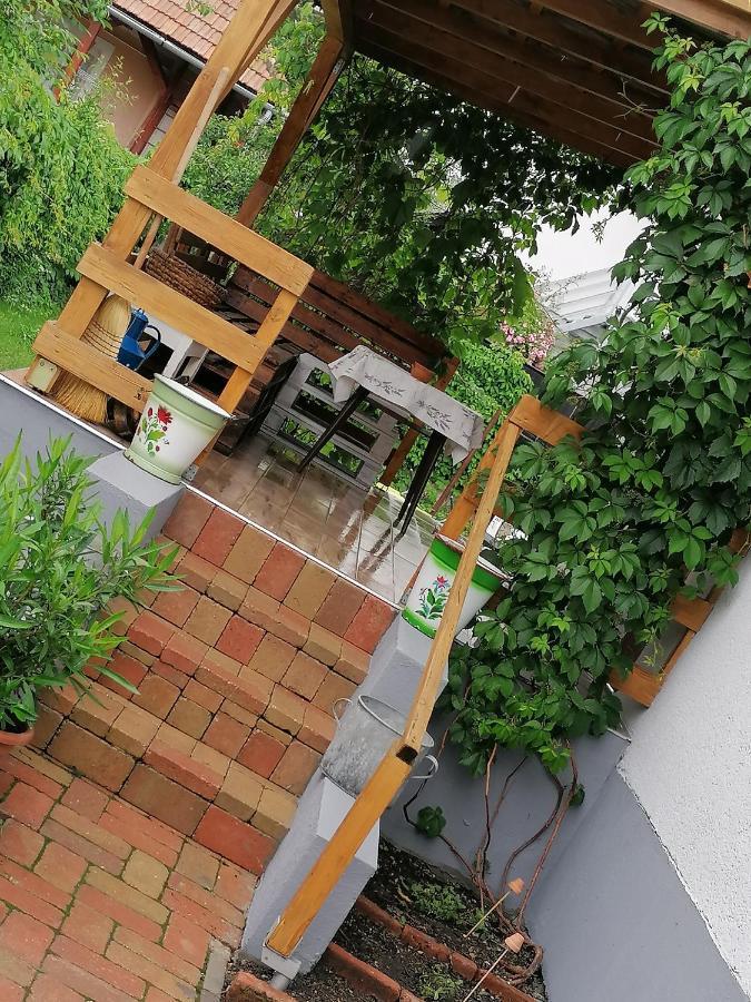 Menta Apartman Mezőkövesd Extérieur photo
