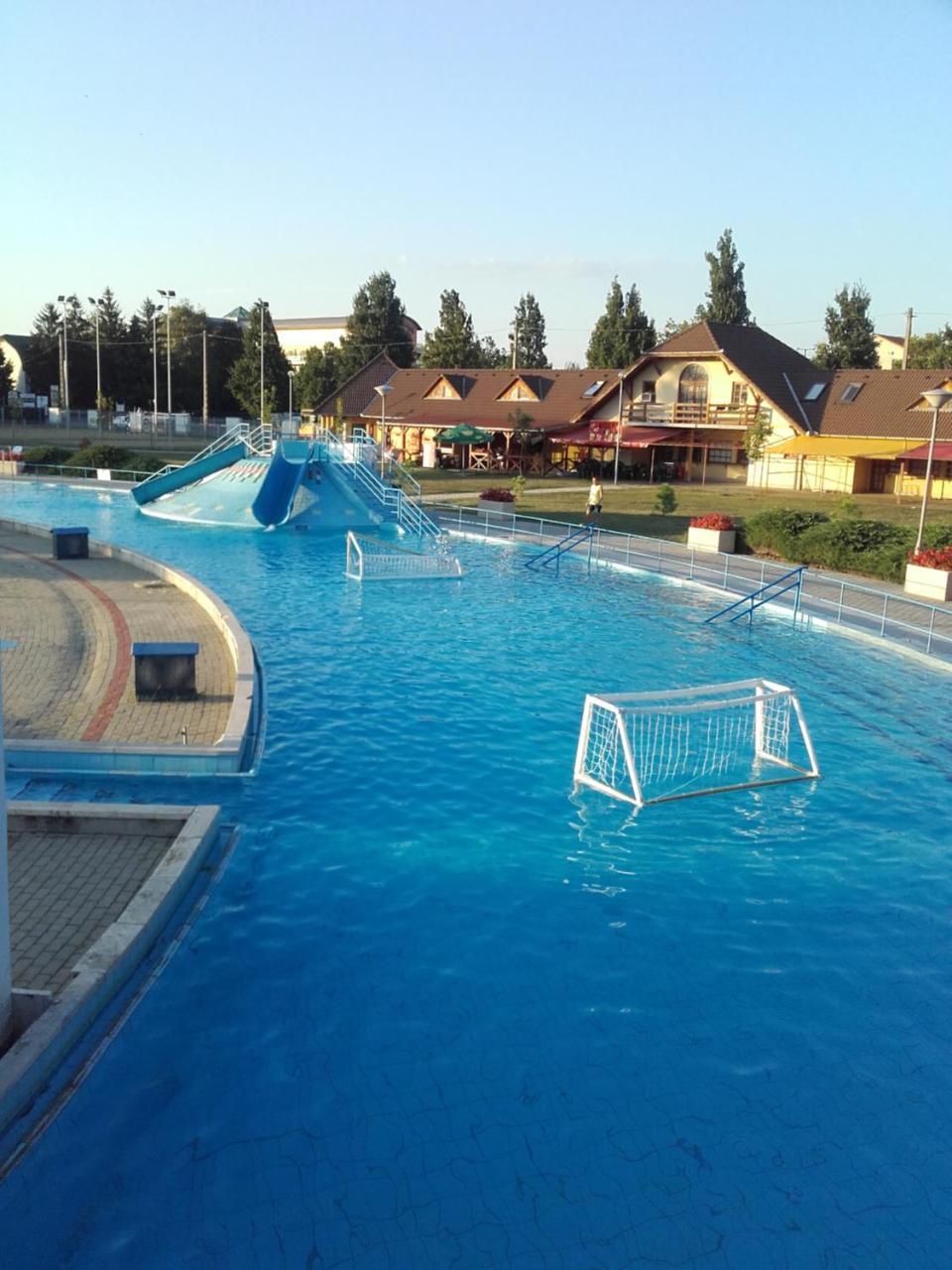 Menta Apartman Mezőkövesd Extérieur photo